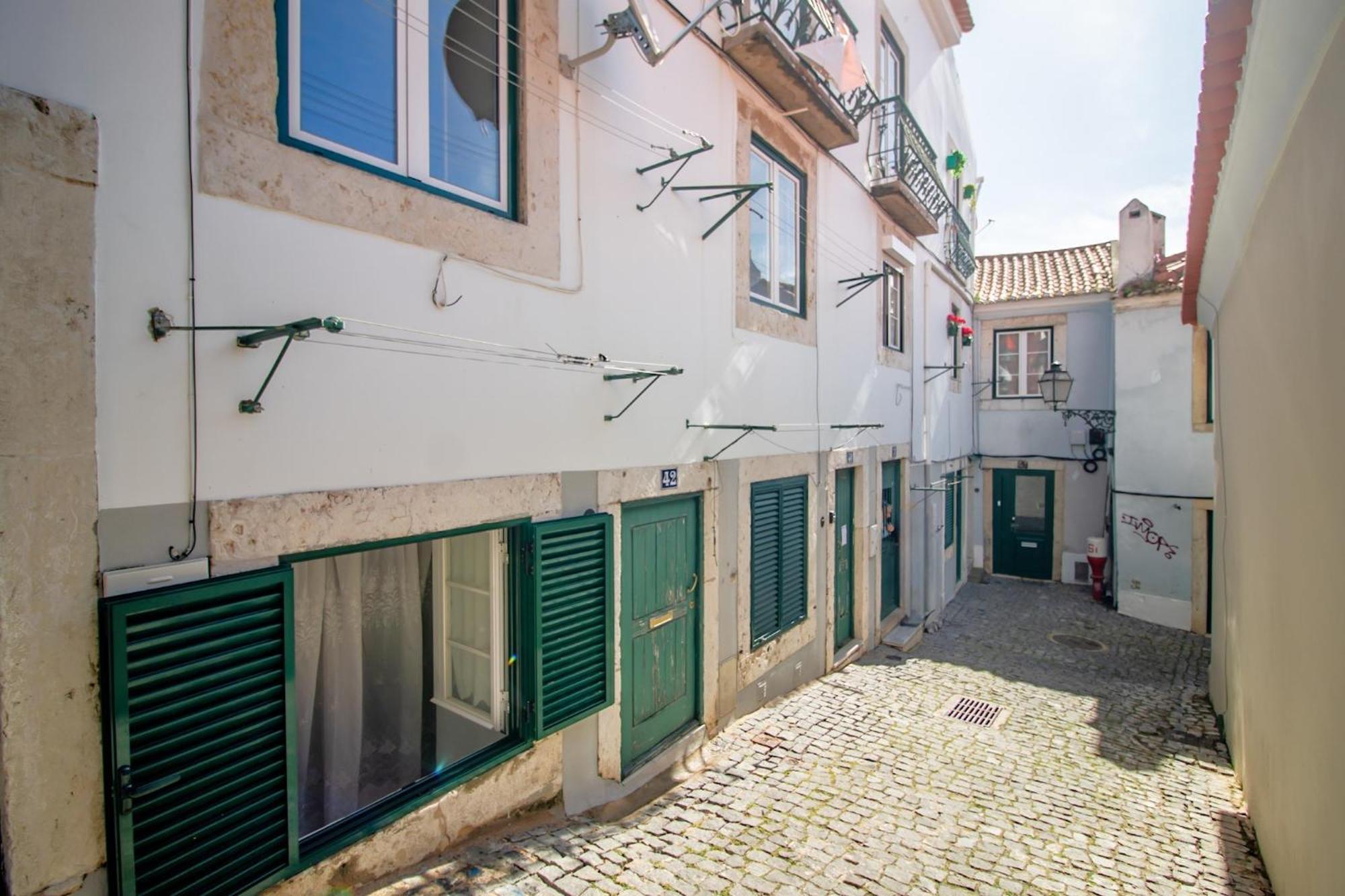 024 A - Stay In The Heart Of Lisbon Exterior photo